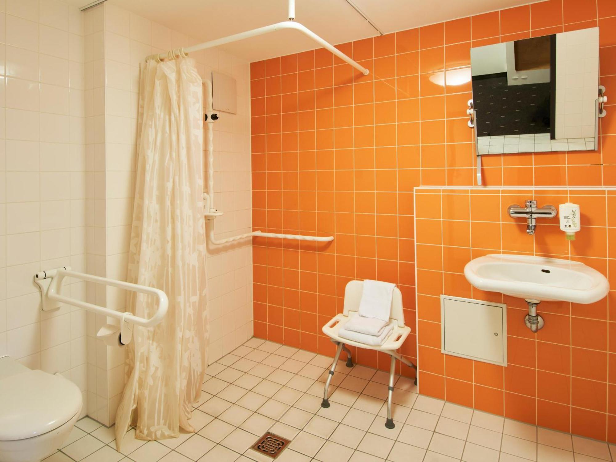 B&B Hotel Frankfurt-Nord Frankfurt am Main ภายนอก รูปภาพ